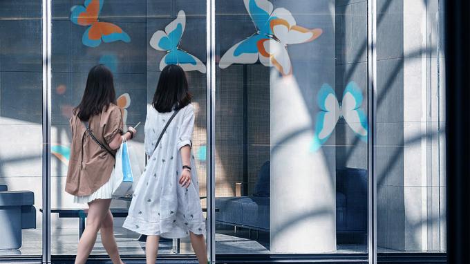 Διαφανής οθόνη LED P3.91 Οθόνη LED πλήρους χρώματος Ολογραφική Οθόνη Αόρατη Οθόνη LED Αόρατη 1